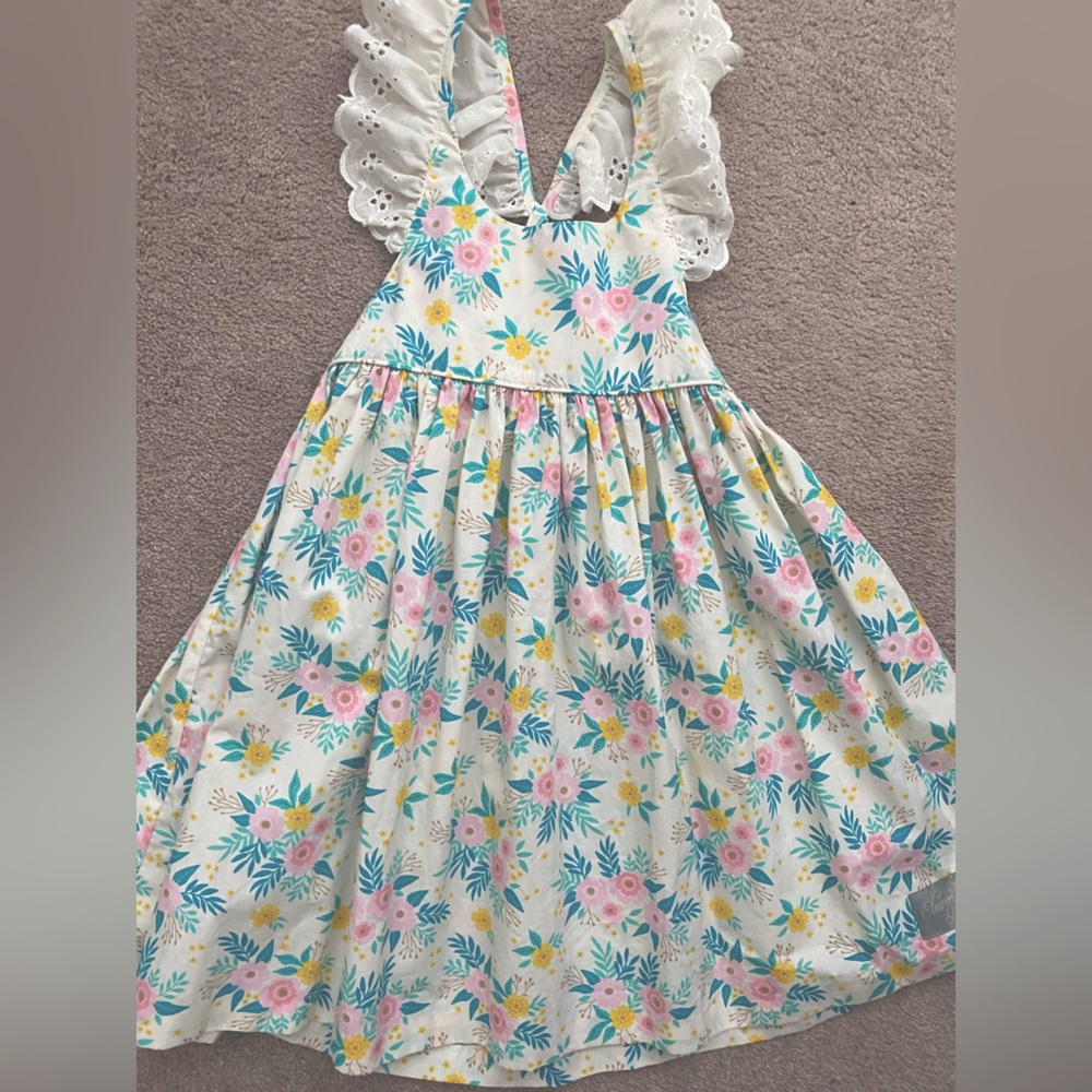 Beautiful Floral Eleanor Dress Size 6-7